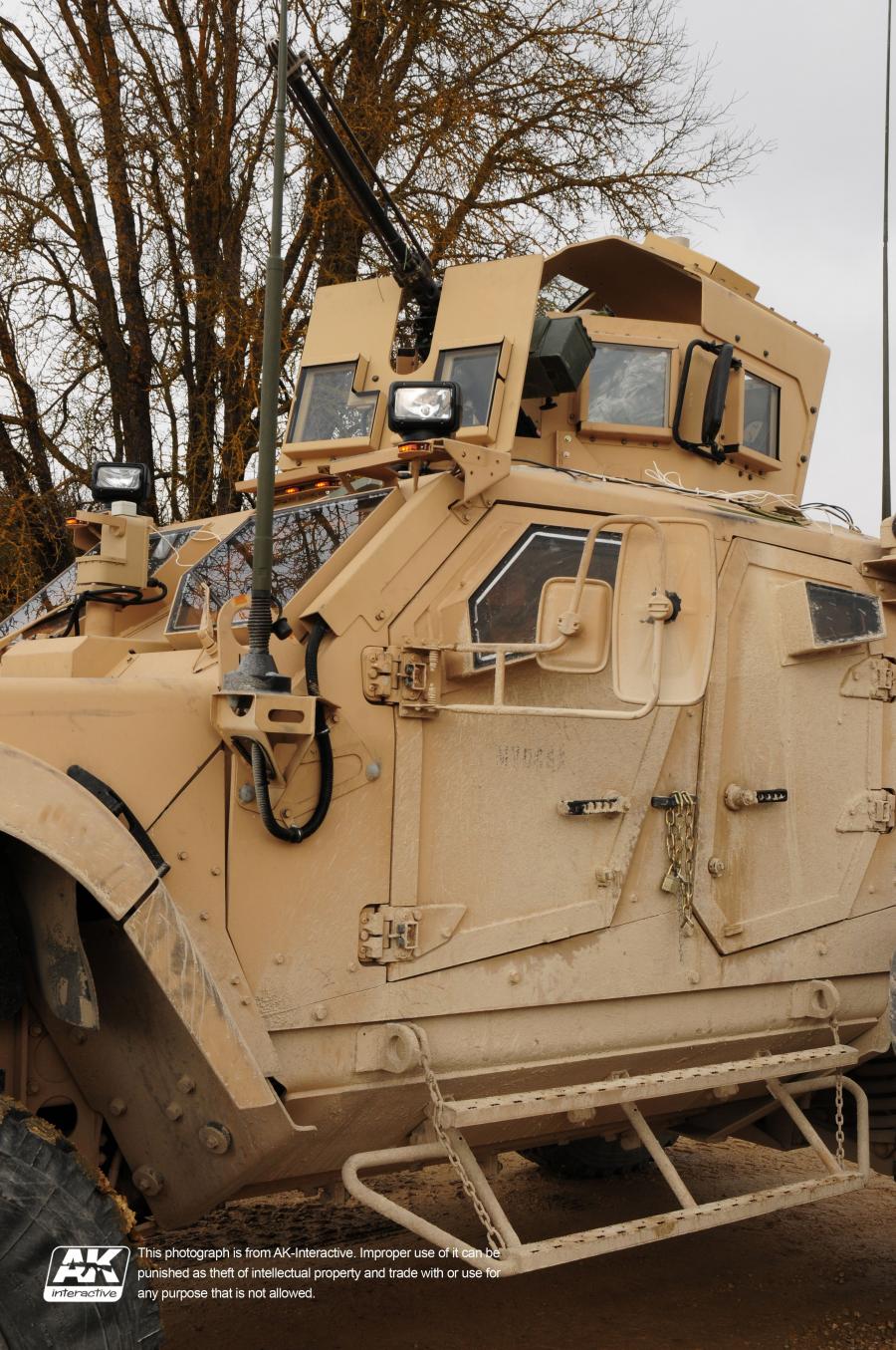 Детали экстерьера Oshkosh M-ATV 2009 года  (фото 328 из 676)